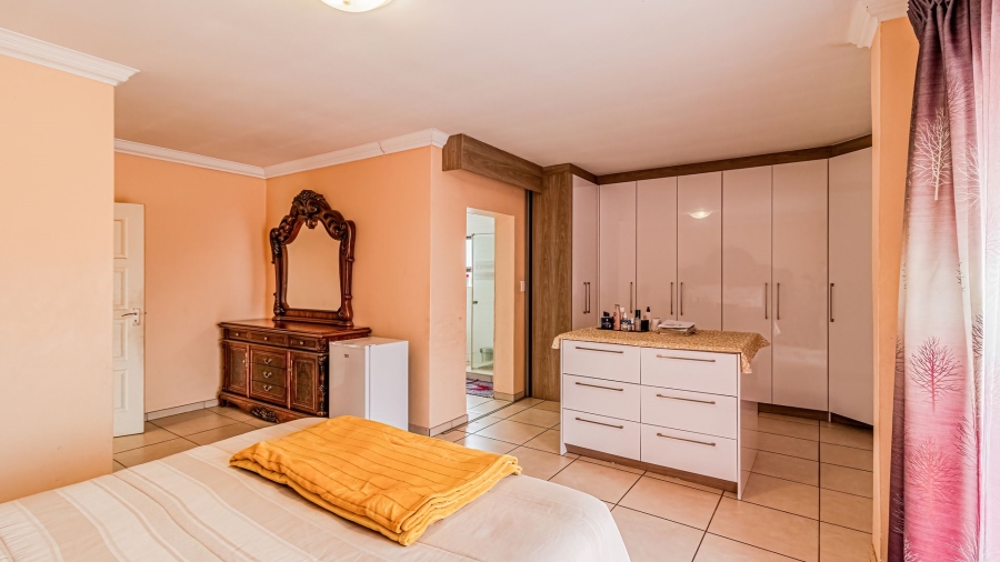 6 Bedroom Property for Sale in Parkrand Gauteng