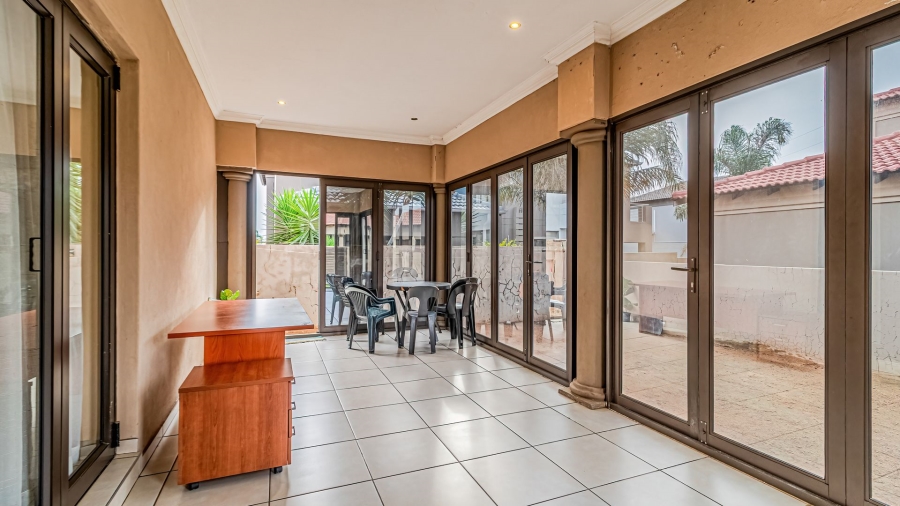 6 Bedroom Property for Sale in Parkrand Gauteng