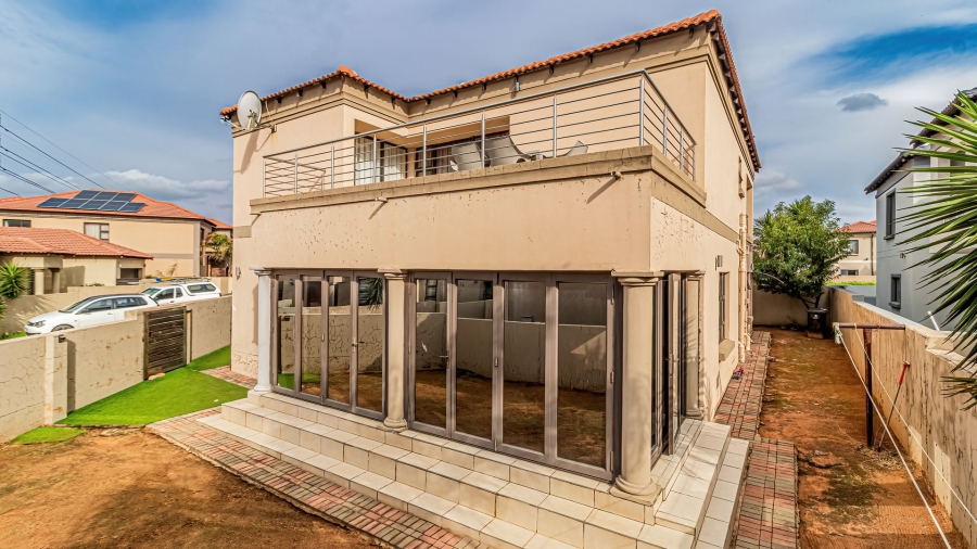 6 Bedroom Property for Sale in Parkrand Gauteng