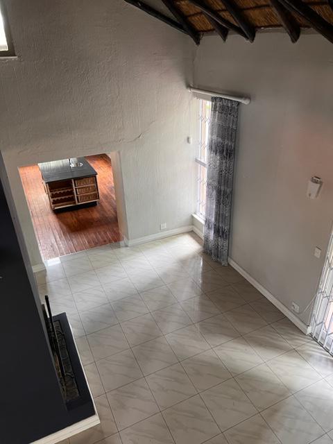 To Let 3 Bedroom Property for Rent in Glen Austin Gauteng