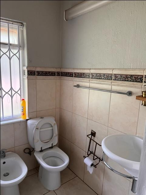 To Let 3 Bedroom Property for Rent in Glen Austin Gauteng