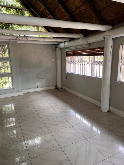 To Let 3 Bedroom Property for Rent in Glen Austin Gauteng