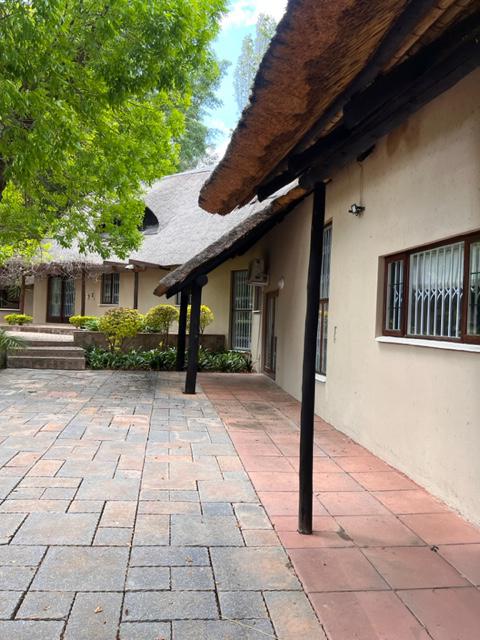To Let 3 Bedroom Property for Rent in Glen Austin Gauteng