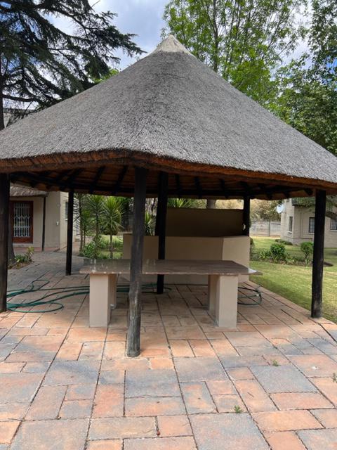 To Let 3 Bedroom Property for Rent in Glen Austin Gauteng