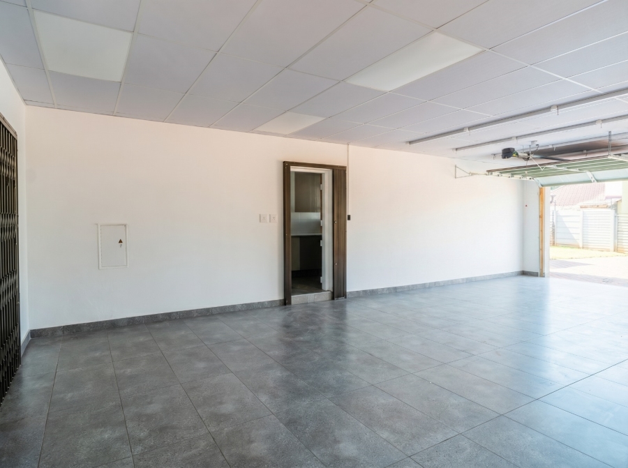 3 Bedroom Property for Sale in Glenanda Gauteng