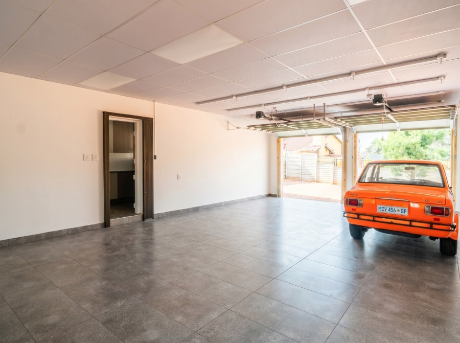 3 Bedroom Property for Sale in Glenanda Gauteng