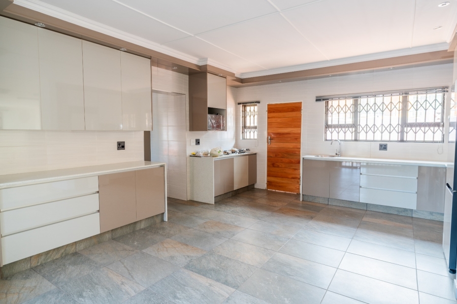 3 Bedroom Property for Sale in Glenanda Gauteng