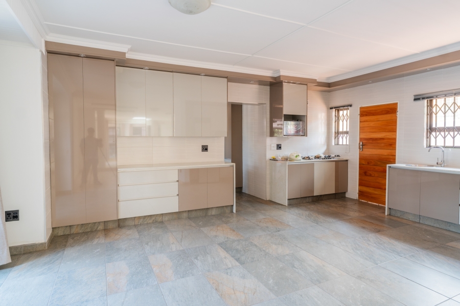 3 Bedroom Property for Sale in Glenanda Gauteng