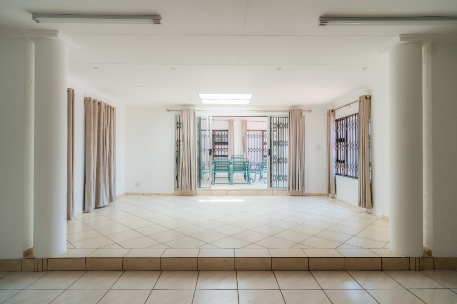3 Bedroom Property for Sale in Glenanda Gauteng