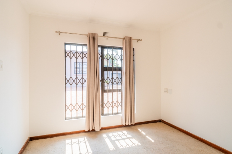 3 Bedroom Property for Sale in Glenanda Gauteng