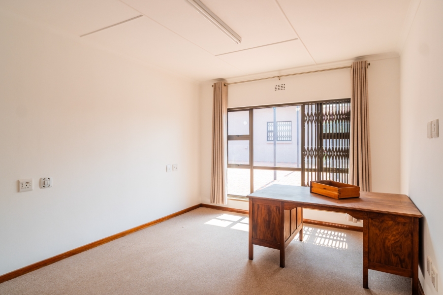 3 Bedroom Property for Sale in Glenanda Gauteng