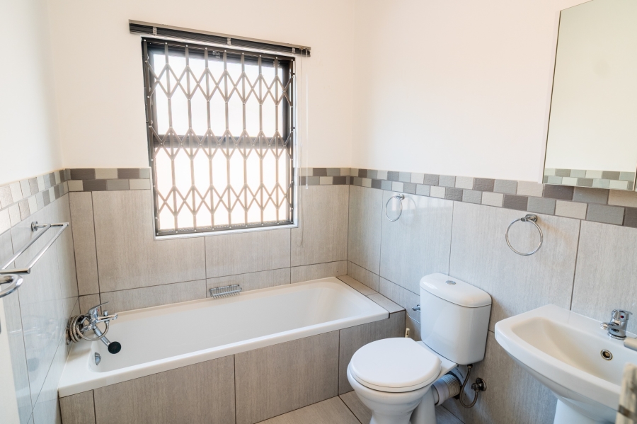 3 Bedroom Property for Sale in Glenanda Gauteng