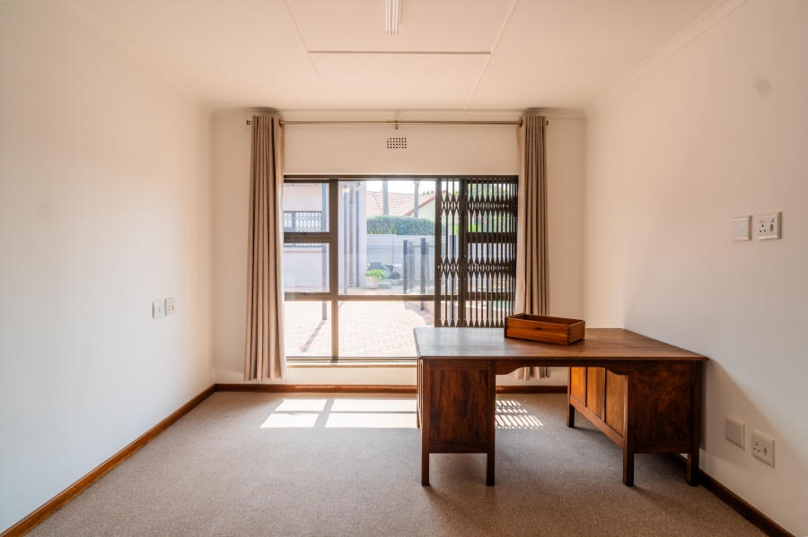 3 Bedroom Property for Sale in Glenanda Gauteng