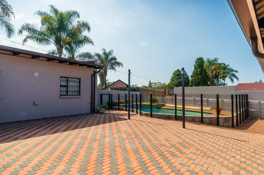 3 Bedroom Property for Sale in Glenanda Gauteng