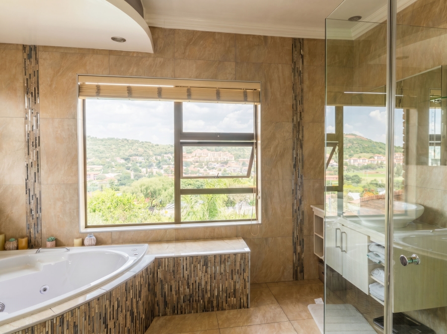 6 Bedroom Property for Sale in Winchester Hills Gauteng