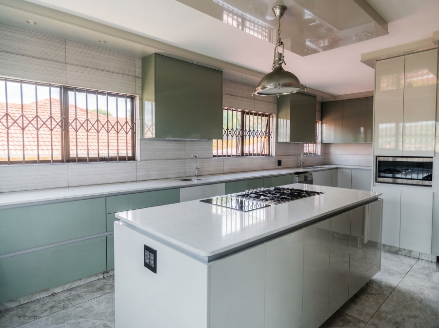 6 Bedroom Property for Sale in Winchester Hills Gauteng