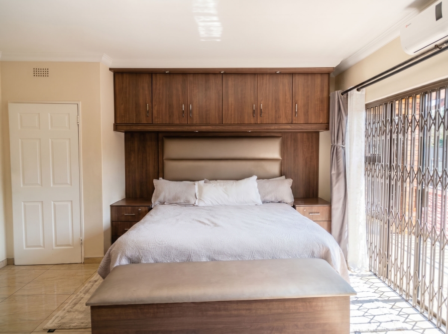 6 Bedroom Property for Sale in Winchester Hills Gauteng