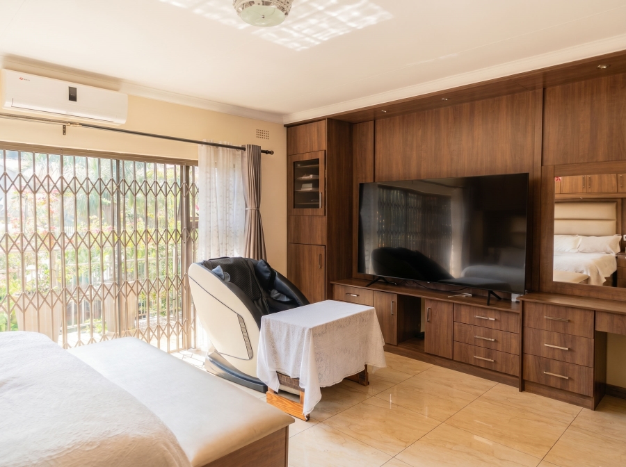 6 Bedroom Property for Sale in Winchester Hills Gauteng