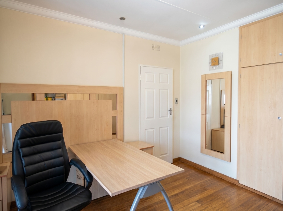 6 Bedroom Property for Sale in Winchester Hills Gauteng
