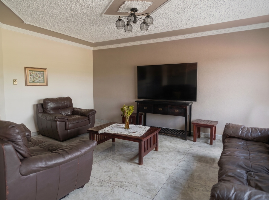 6 Bedroom Property for Sale in Winchester Hills Gauteng