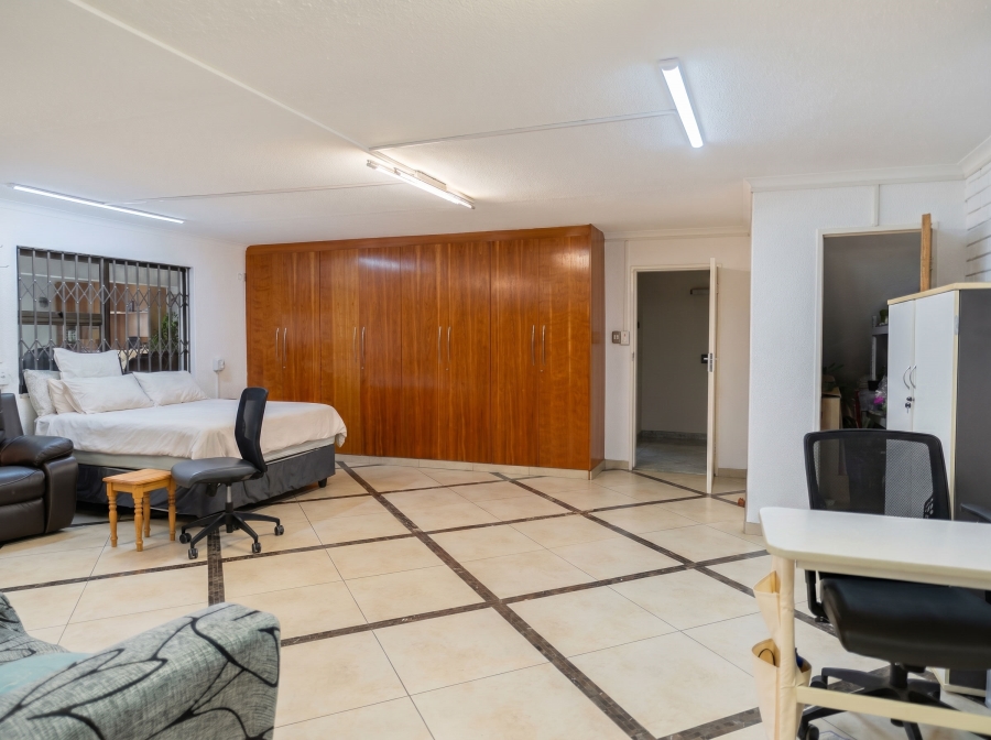 6 Bedroom Property for Sale in Winchester Hills Gauteng
