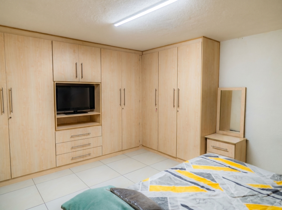 6 Bedroom Property for Sale in Winchester Hills Gauteng