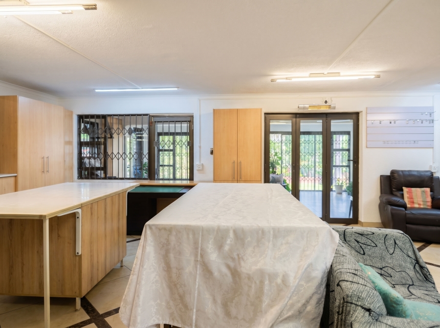 6 Bedroom Property for Sale in Winchester Hills Gauteng