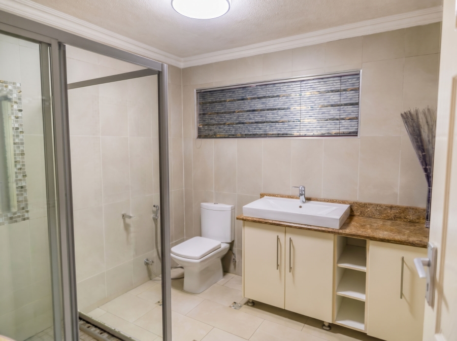 6 Bedroom Property for Sale in Winchester Hills Gauteng