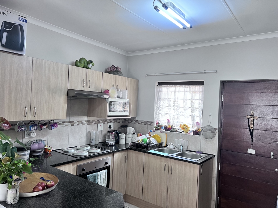 3 Bedroom Property for Sale in Brentwood Park AH Gauteng