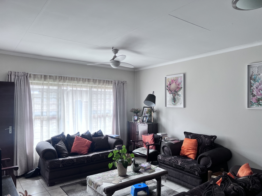3 Bedroom Property for Sale in Brentwood Park AH Gauteng