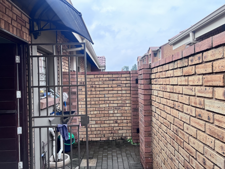 3 Bedroom Property for Sale in Brentwood Park AH Gauteng