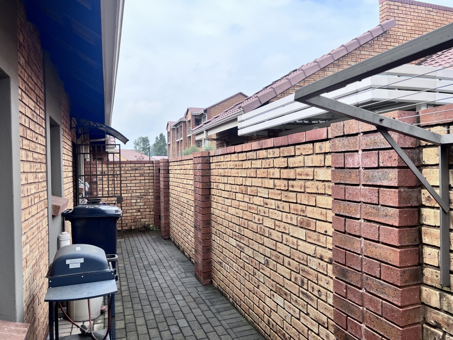 3 Bedroom Property for Sale in Brentwood Park AH Gauteng