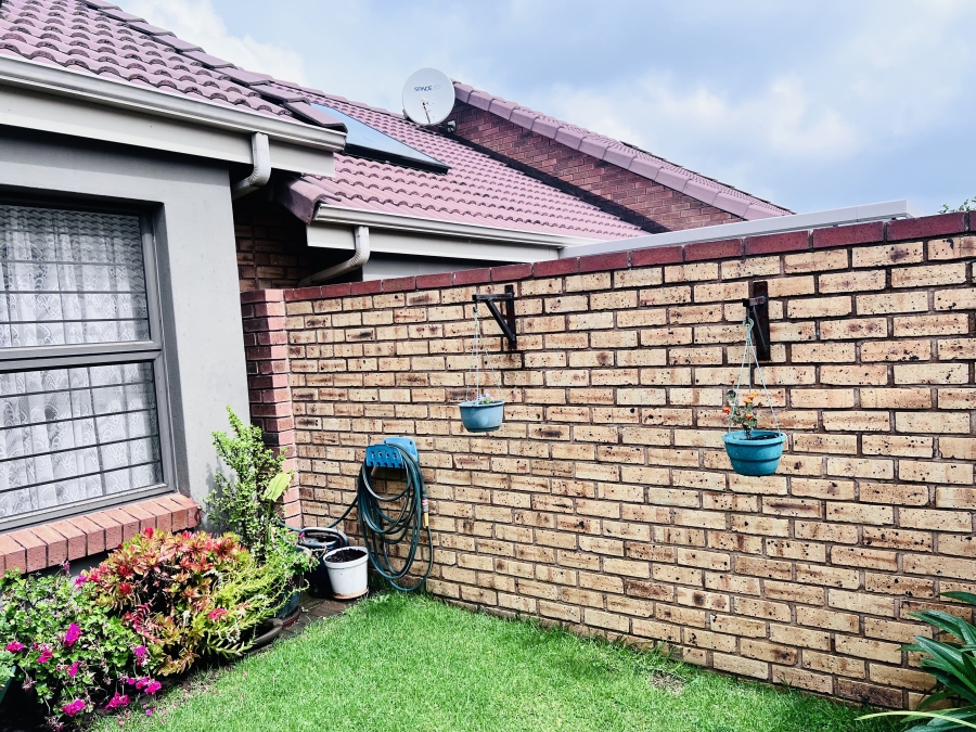 3 Bedroom Property for Sale in Brentwood Park AH Gauteng