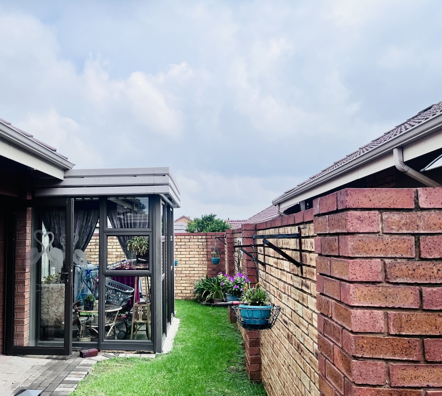 3 Bedroom Property for Sale in Brentwood Park AH Gauteng
