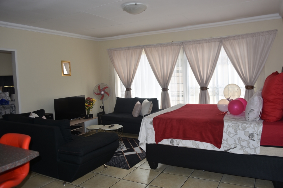1 Bedroom Property for Sale in Silverton Gauteng