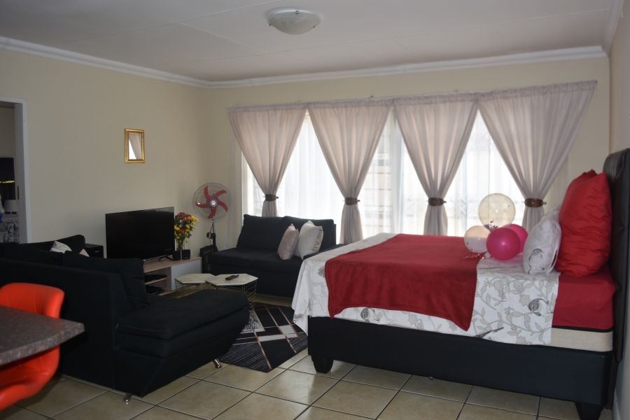 1 Bedroom Property for Sale in Silverton Gauteng