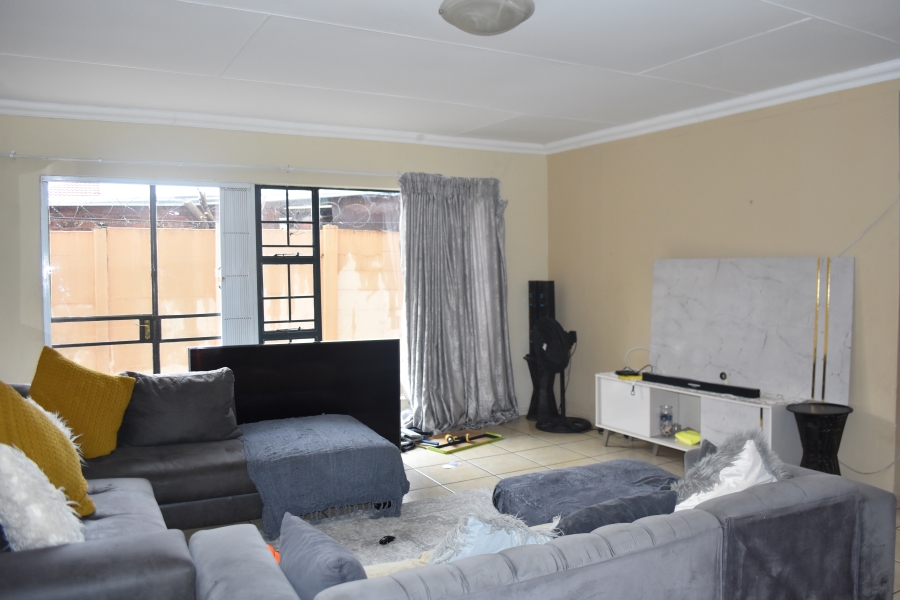 2 Bedroom Property for Sale in Silverton Gauteng