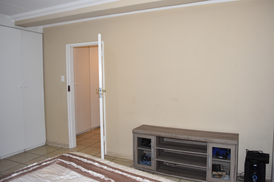 2 Bedroom Property for Sale in Silverton Gauteng