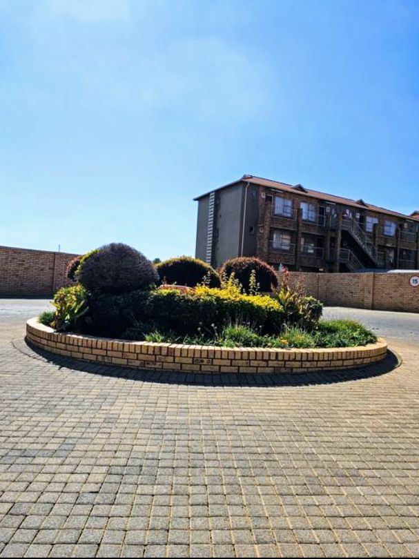 To Let 2 Bedroom Property for Rent in Randfontein Central Gauteng