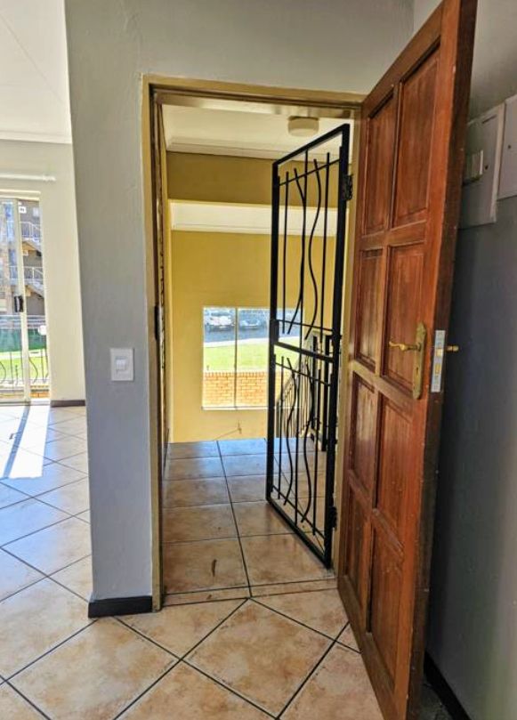 To Let 2 Bedroom Property for Rent in Randfontein Central Gauteng