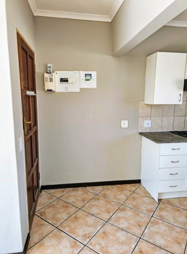 To Let 2 Bedroom Property for Rent in Randfontein Central Gauteng