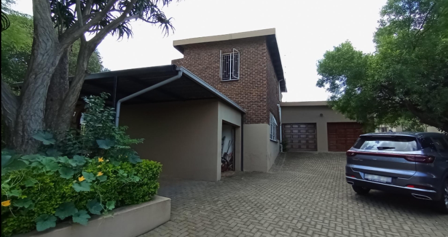 4 Bedroom Property for Sale in Waterkloof Ridge Gauteng