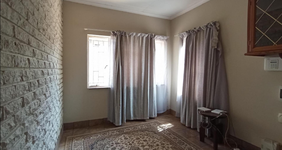 4 Bedroom Property for Sale in Waterkloof Ridge Gauteng
