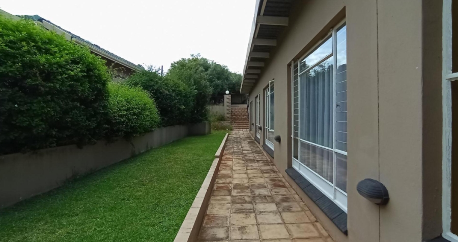 4 Bedroom Property for Sale in Waterkloof Ridge Gauteng