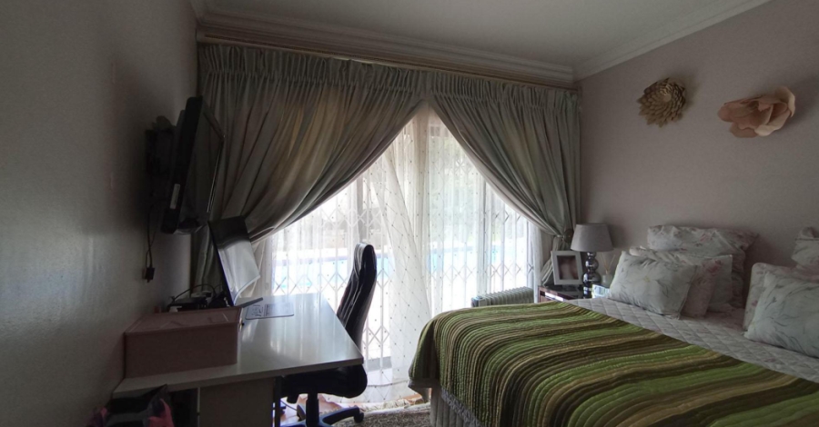 4 Bedroom Property for Sale in Waterkloof Gauteng