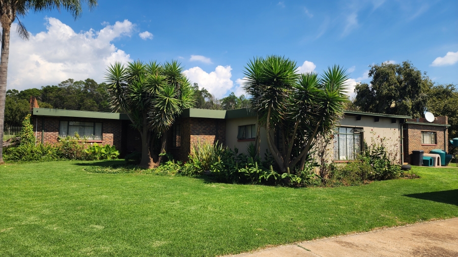 4 Bedroom Property for Sale in Klipkop Gauteng