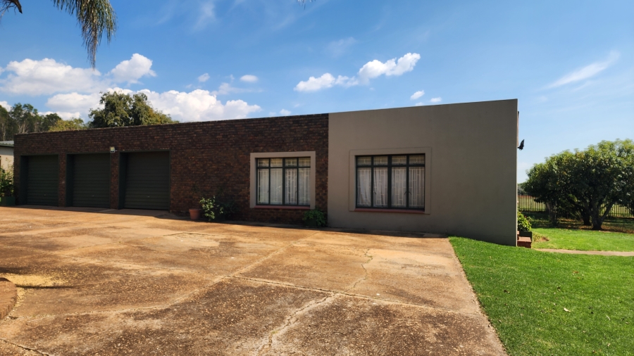 4 Bedroom Property for Sale in Klipkop Gauteng