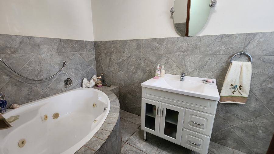 4 Bedroom Property for Sale in Klipkop Gauteng