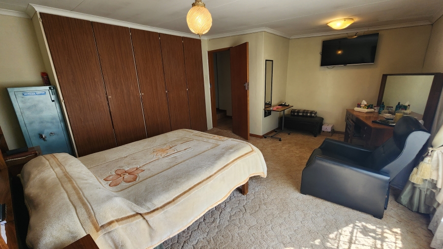 4 Bedroom Property for Sale in Klipkop Gauteng