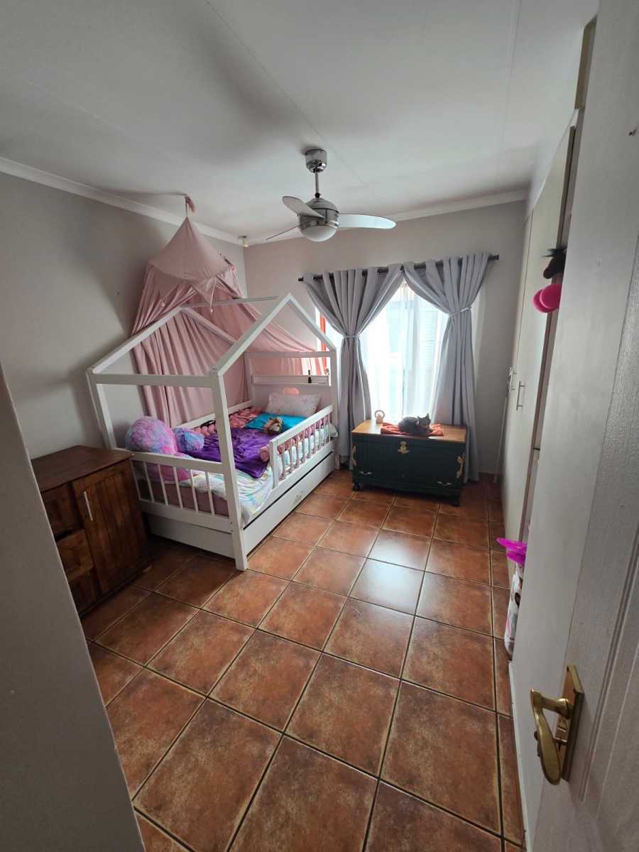 5 Bedroom Property for Sale in Wierdaglen Estate Gauteng